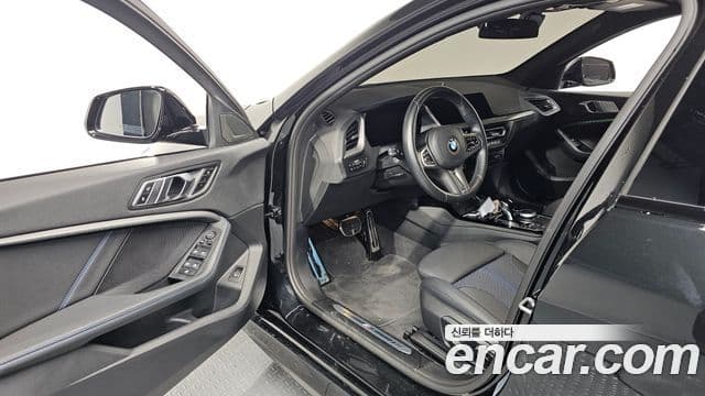BMW 1 Series 2023 — ფოტო 10/20