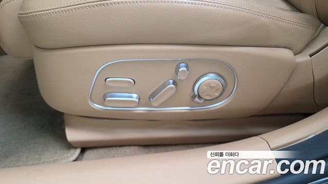 Genesis G90 2022 — Photo 26/42