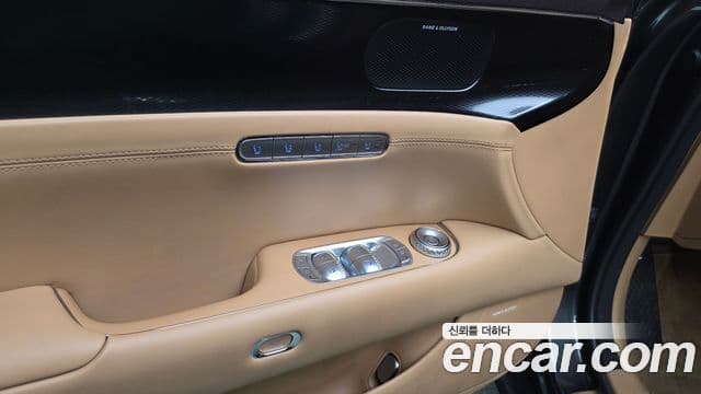 Genesis G90 2022 — Photo 34/42