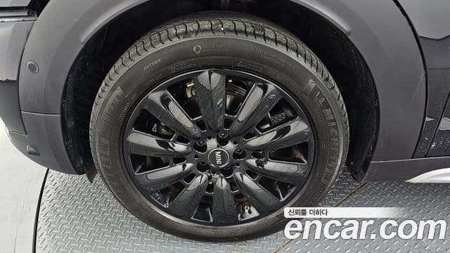 Mini Cooper Countryman 2024 — Şəkil 28/33