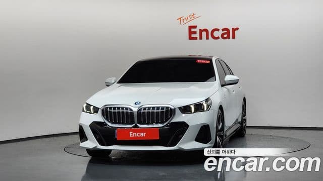 BMW 5 Series 2025 — Şəkil 12/35