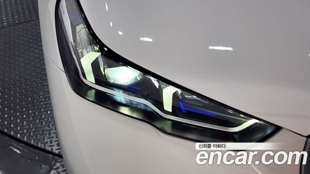 BMW 5 Series 2025 — Şəkil 14/35
