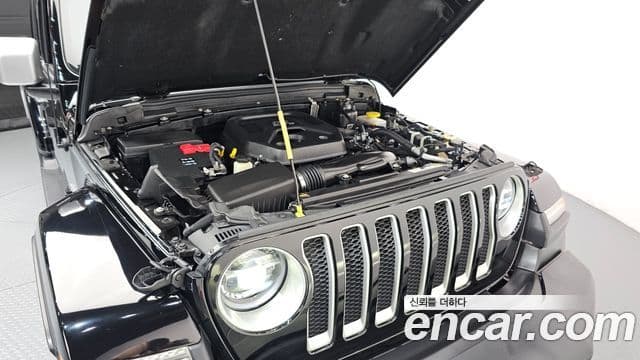 Jeep Wrangler 2021 — ფოტო 2/20