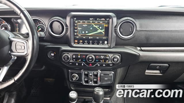 Jeep Wrangler 2021 — ფოტო 4/20