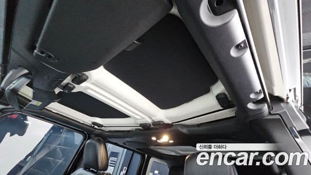 Jeep Wrangler 2021 — ფოტო 15/20