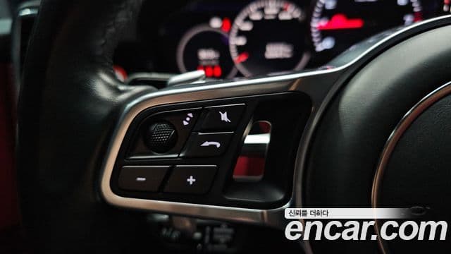 Porsche Cayenne 2022 — Photo 5/36
