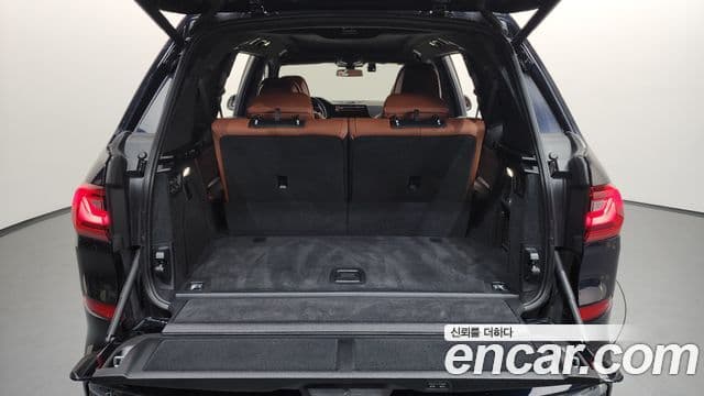 BMW X7 2022 — ფოტო 19/20