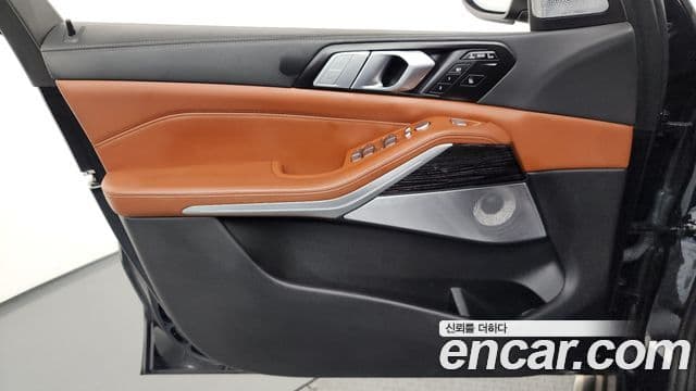 BMW X7 2022 — Photo 26/37