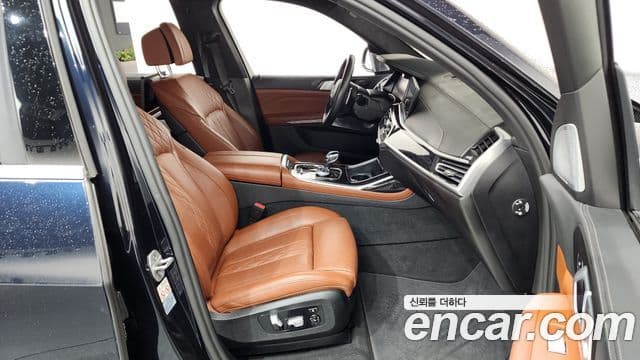 BMW X7 2022 — Photo 19/37