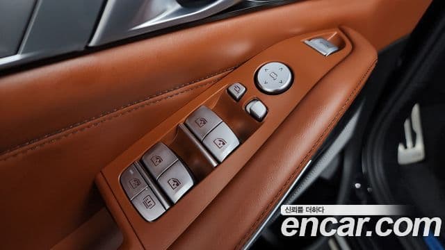 BMW X7 2022 — Photo 14/37