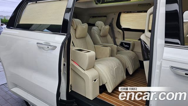 Kia Carnival 2024 — фото 11 из 20