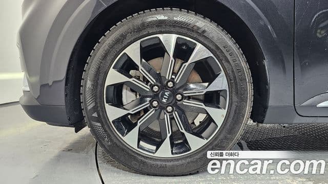 Kia Carnival 2020 — ფოტო 5/20