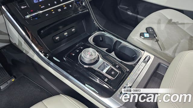 Kia Carnival 2020 — ფოტო 9/20