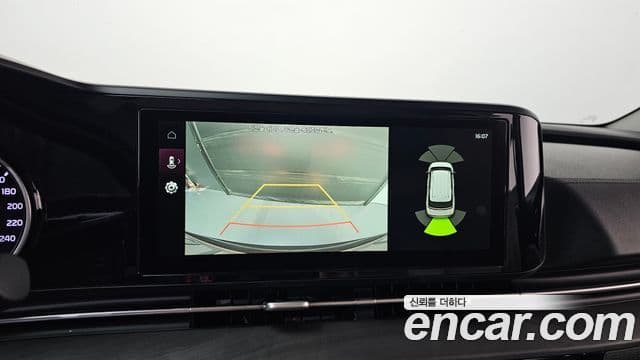 Kia Carnival 2020 — ფოტო 14/20