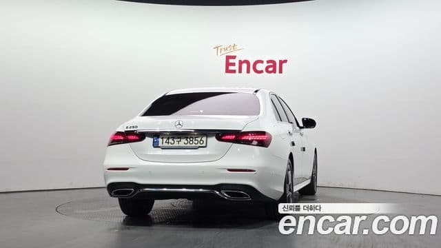 Mercedes-Benz E-Class 2023 — ფოტო 3/20