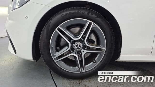 Mercedes-Benz E-Class 2023 — ფოტო 4/20