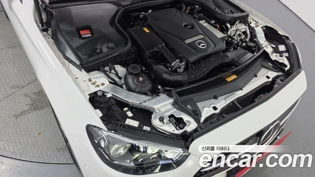 Mercedes-Benz E-Class 2023 — ფოტო 5/20