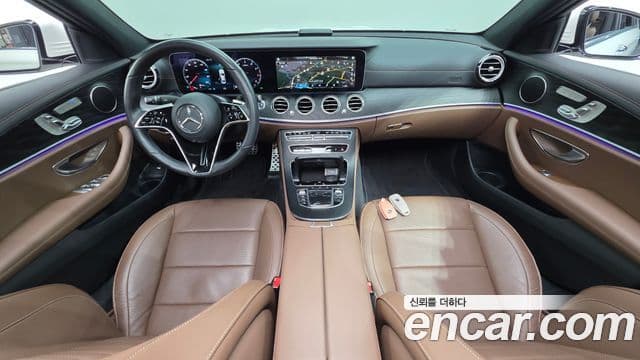 Mercedes-Benz E-Class 2023 — ფოტო 6/20