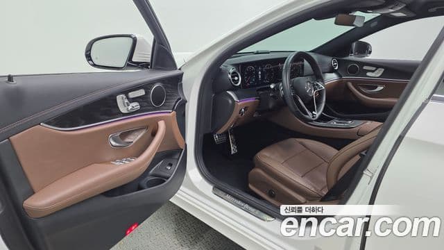 Mercedes-Benz E-Class 2023 — ფოტო 9/20