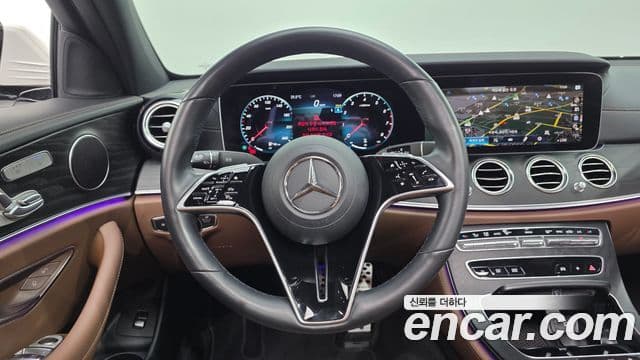Mercedes-Benz E-Class 2023 — ფოტო 14/20