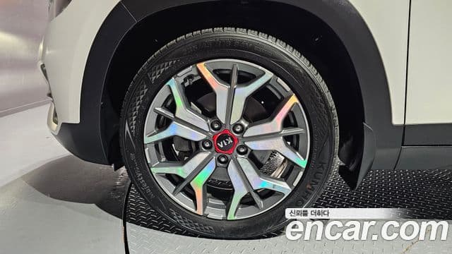 Kia Seltos 2019 — фото 4 из 20