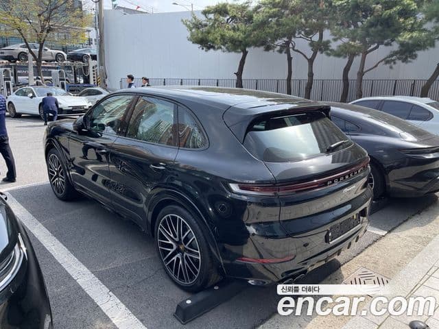 Porsche Cayenne 2025 — ფოტო 3/7
