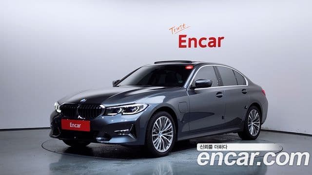 BMW 3 Series 2021 — ფოტო 1/20