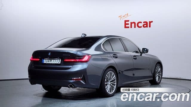 BMW 3 Series 2021 — ფოტო 2/20