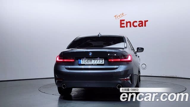 BMW 3 Series 2021 — ფოტო 4/20
