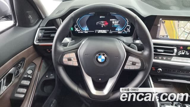 BMW 3 Series 2021 — ფოტო 13/20