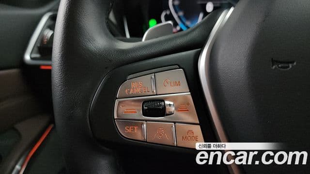 BMW 3 Series 2021 — ფოტო 16/20