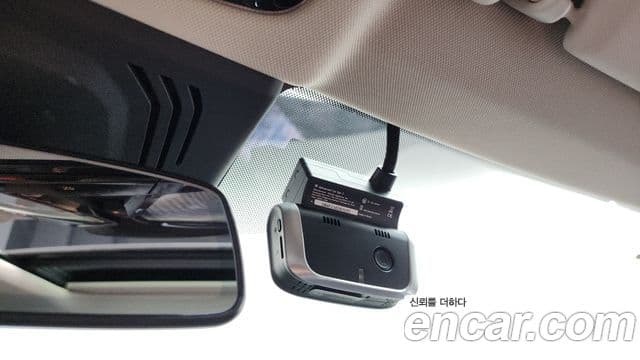 BMW 3 Series 2021 — ფოტო 18/20