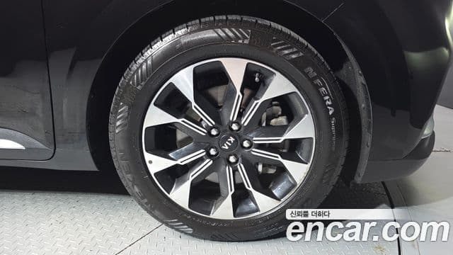 Kia Carnival 2020 — ფოტო 5/20