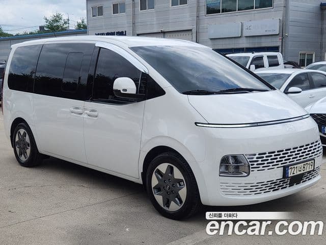 Hyundai Staria 2025 — ფოტო 1/20