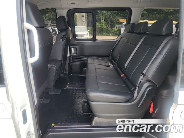 Hyundai Staria 2025 — ფოტო 14/20