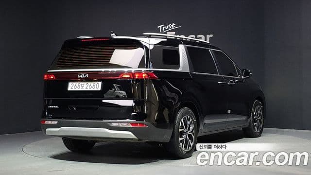 Kia Carnival 2022 — Фото 2/20