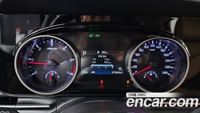Kia Carnival 2022 — Фото 8/20