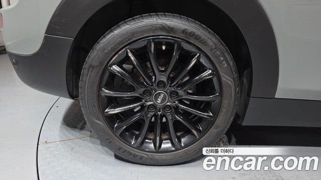 Mini Cooper Clubman 2021 — Photo 8/36