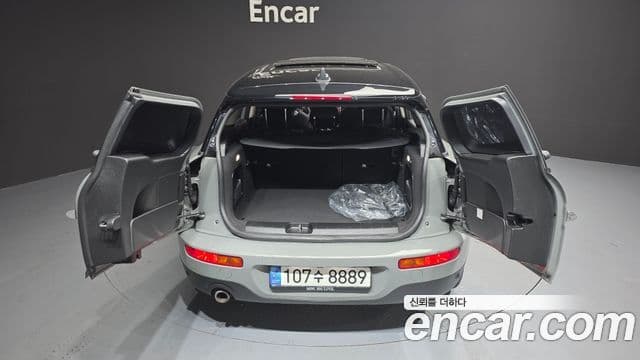 Mini Cooper Clubman 2021 — Photo 29/36