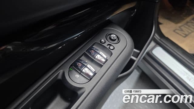 Mini Cooper Clubman 2021 — Photo 4/36
