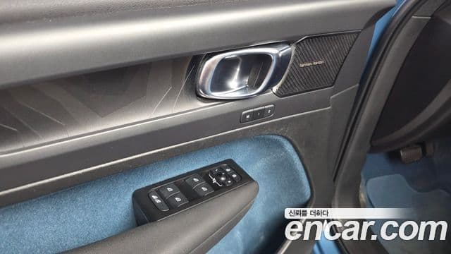 Volvo C40 Recharge 2022 — ფოტო 10/30