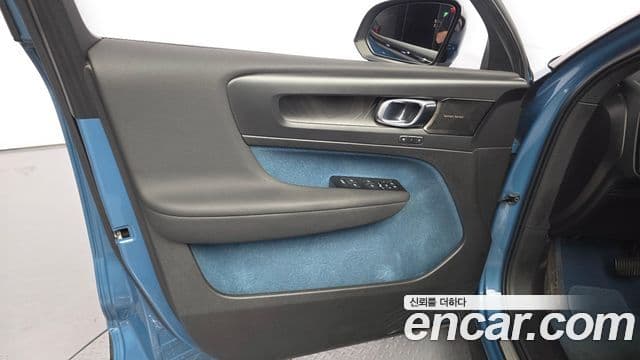 Volvo C40 Recharge 2022 — ფოტო 15/30