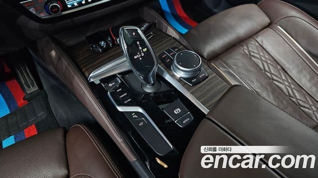 BMW 5 Series 2019 — Şəkil 9/20