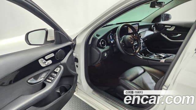 Mercedes-Benz C-Class 2019 — фото 10 из 20