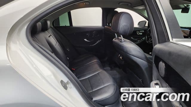 Mercedes-Benz C-Class 2019 — фото 11 из 20