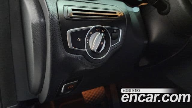 Mercedes-Benz C-Class 2019 — фото 17 из 20