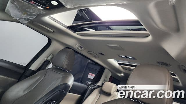 Kia Carnival 2024 — ფოტო 19/20