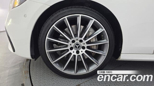 Mercedes-Benz E-Class 2021 — ფოტო 5/20