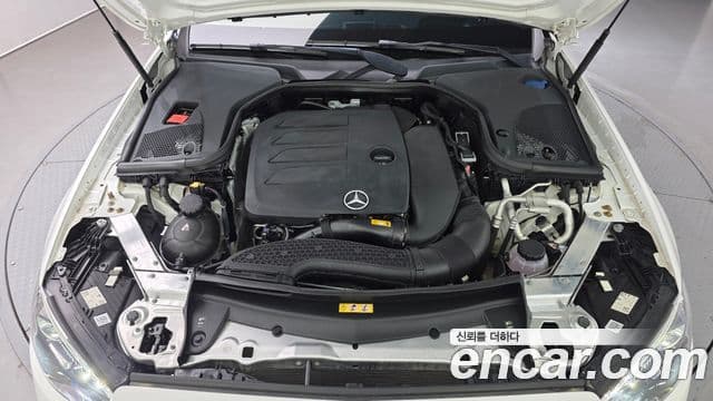 Mercedes-Benz E-Class 2021 — ფოტო 6/20