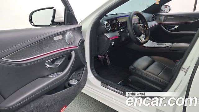 Mercedes-Benz E-Class 2021 — ფოტო 10/20